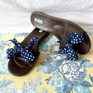 OKA-Bee Slip on Slides, Brown Rubber Flats with Polka-a-Dot Bow, Like New!